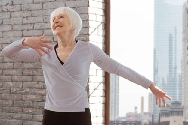 positive-aging-woman-mastering-dance positive-aging-woman-mastering-dance
