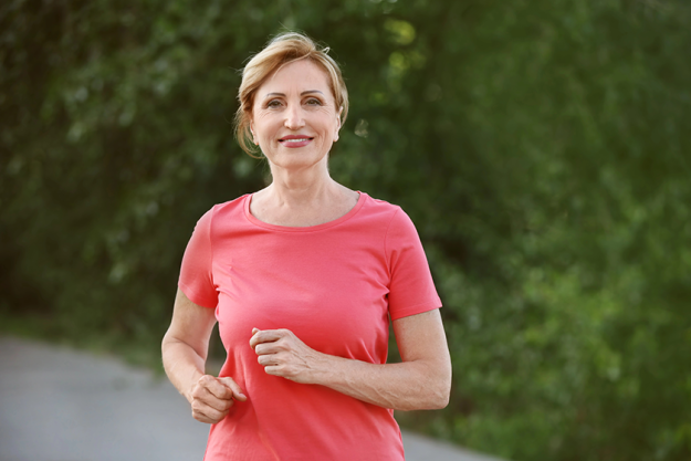 mature-woman-running mature-woman-running